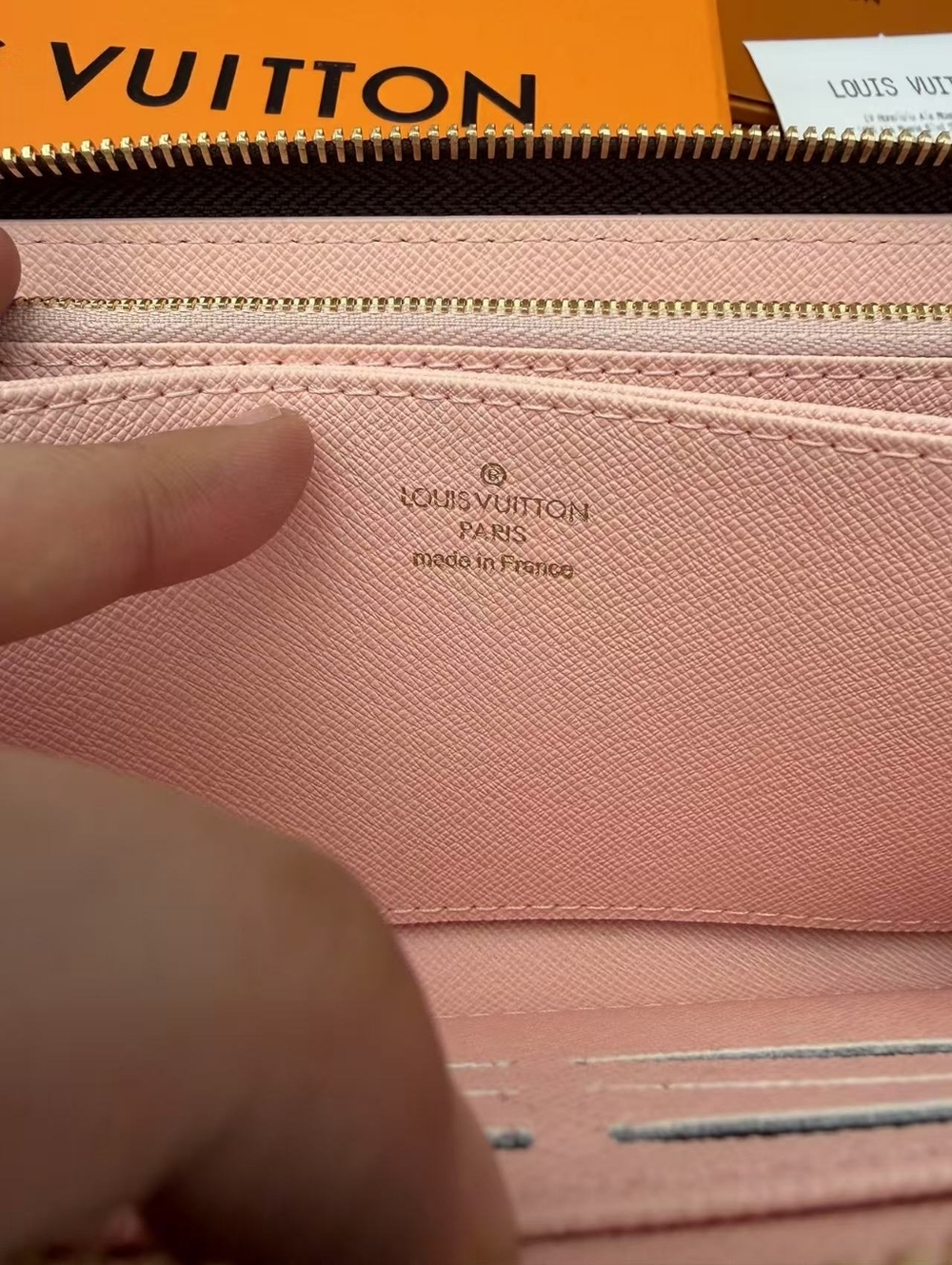 Louis Vuitton Rose Ballerine Zippy Wallet - Picture 8 of 16